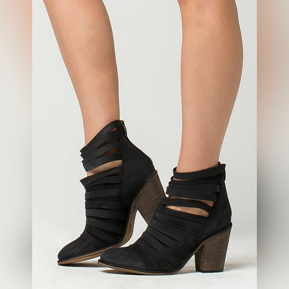 Free People Hybrid Heem Black Strappy Ankle Boots Booties MSRP $198 LIKE NEW 6.5